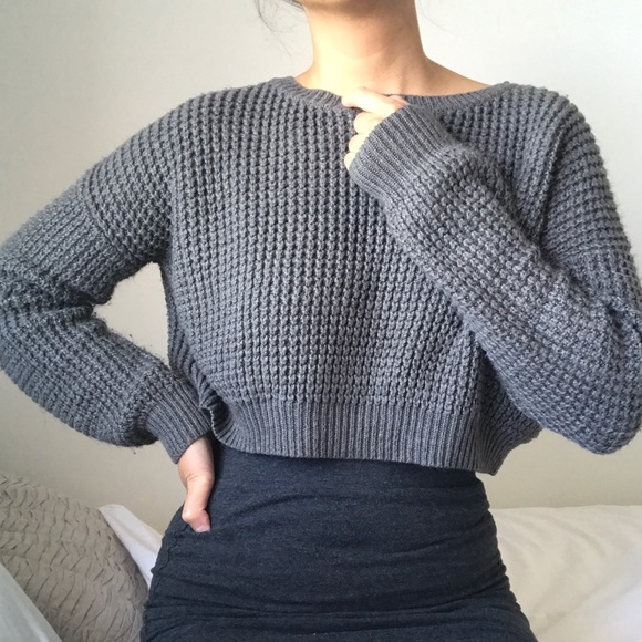 3/25 Forever 21 Grey Cropped Knit Sweater - Picture 5 of 8
